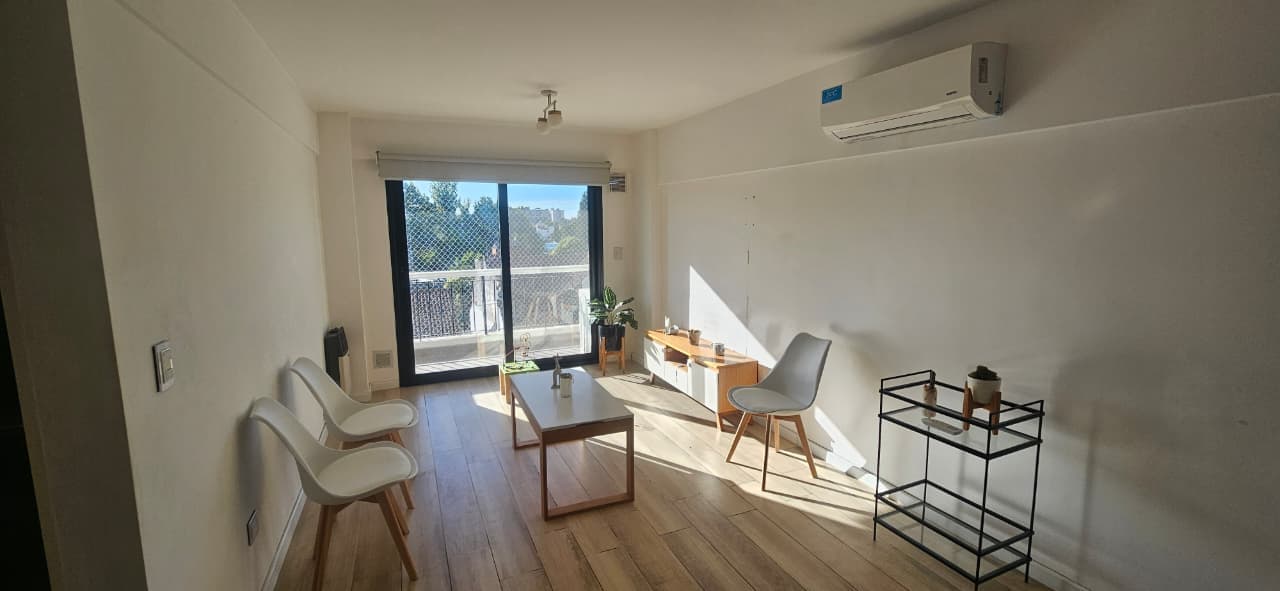 Sala de espera - vista alternativa - Espacio Salud Martín Coronado